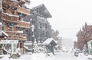 what time is it in Courchevel